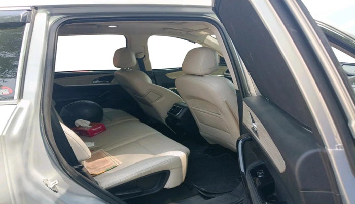 2021 Mahindra XUV700 AX 7 LUXURY P AT 7 STR, Petrol, Automatic, 49,311 km, interior