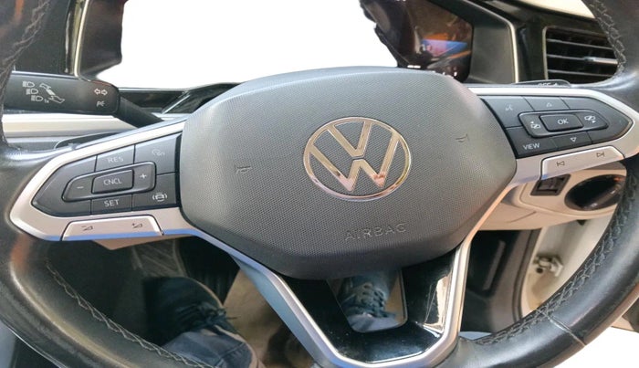 2022 Volkswagen VIRTUS TOPLINE TSI 1.0 AT, Petrol, Automatic, 51,217 km, interior