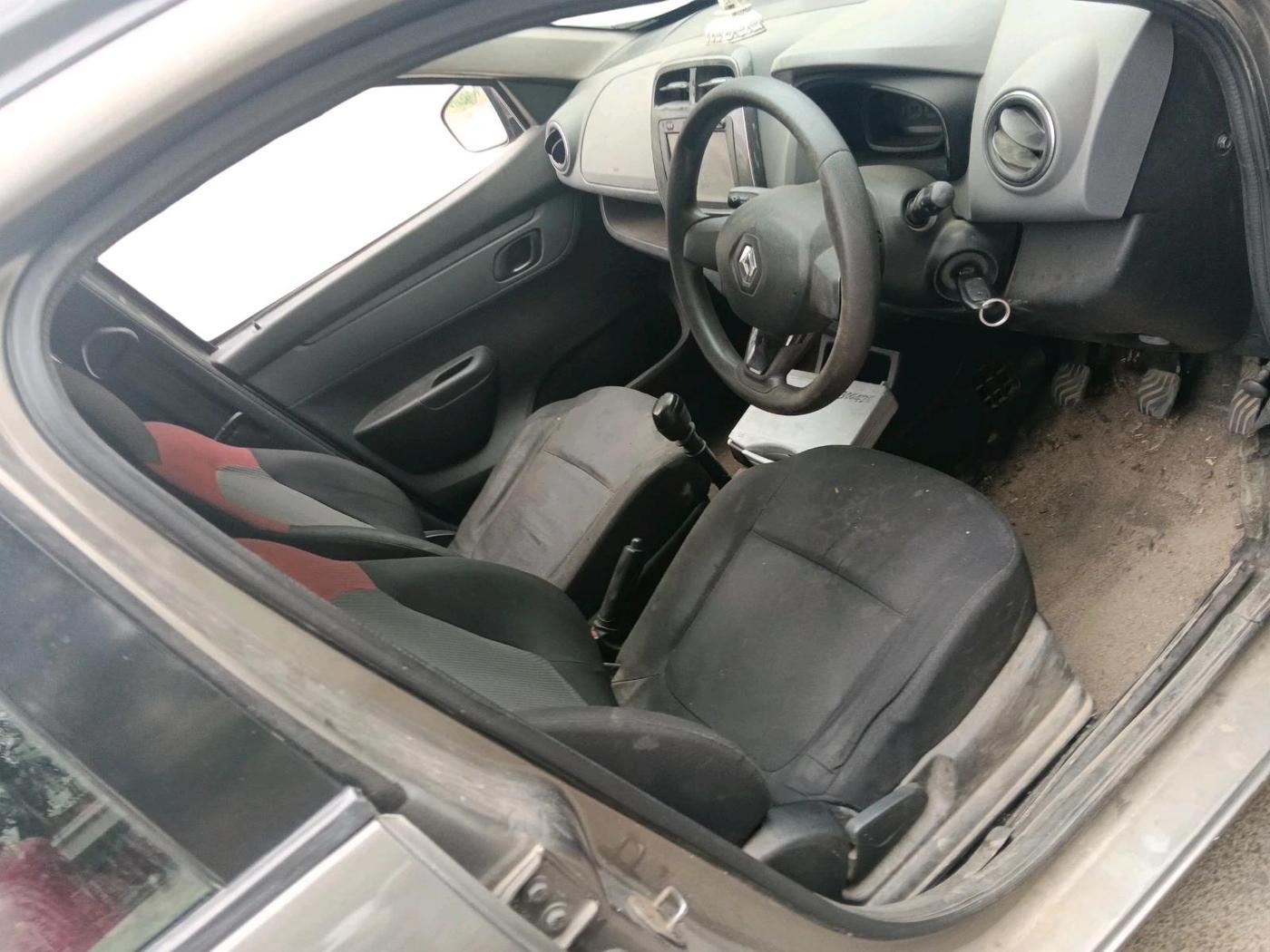 2017 Renault Kwid RXT 0.8, Petrol, Manual, 1,01,902 km, interior