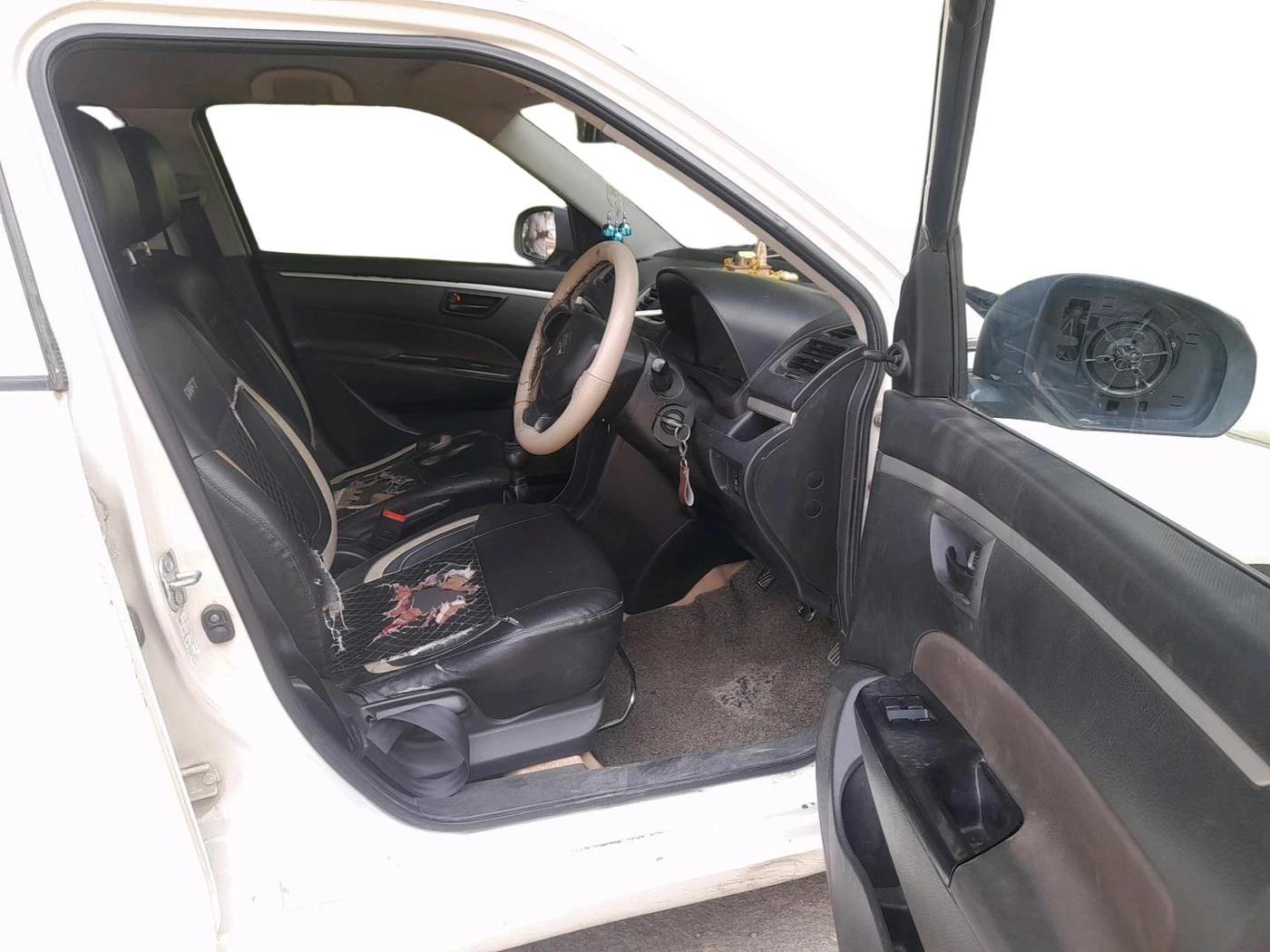 2015 Maruti Swift LXI, Petrol, Manual, 1,94,126 km, interior