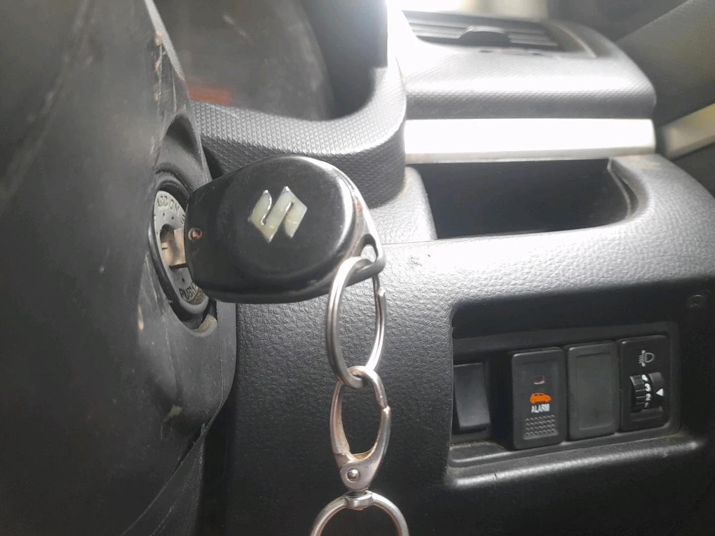 2015 Maruti Swift LXI, Petrol, Manual, 1,94,126 km, interior