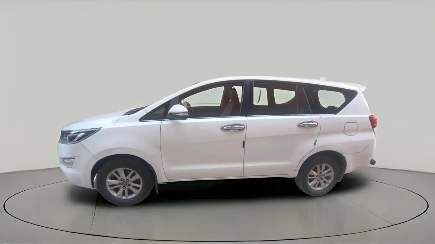 2017 Toyota Innova Crysta 2.4 VX 7 STR, Diesel, Manual, 3,19,460 km, exterior