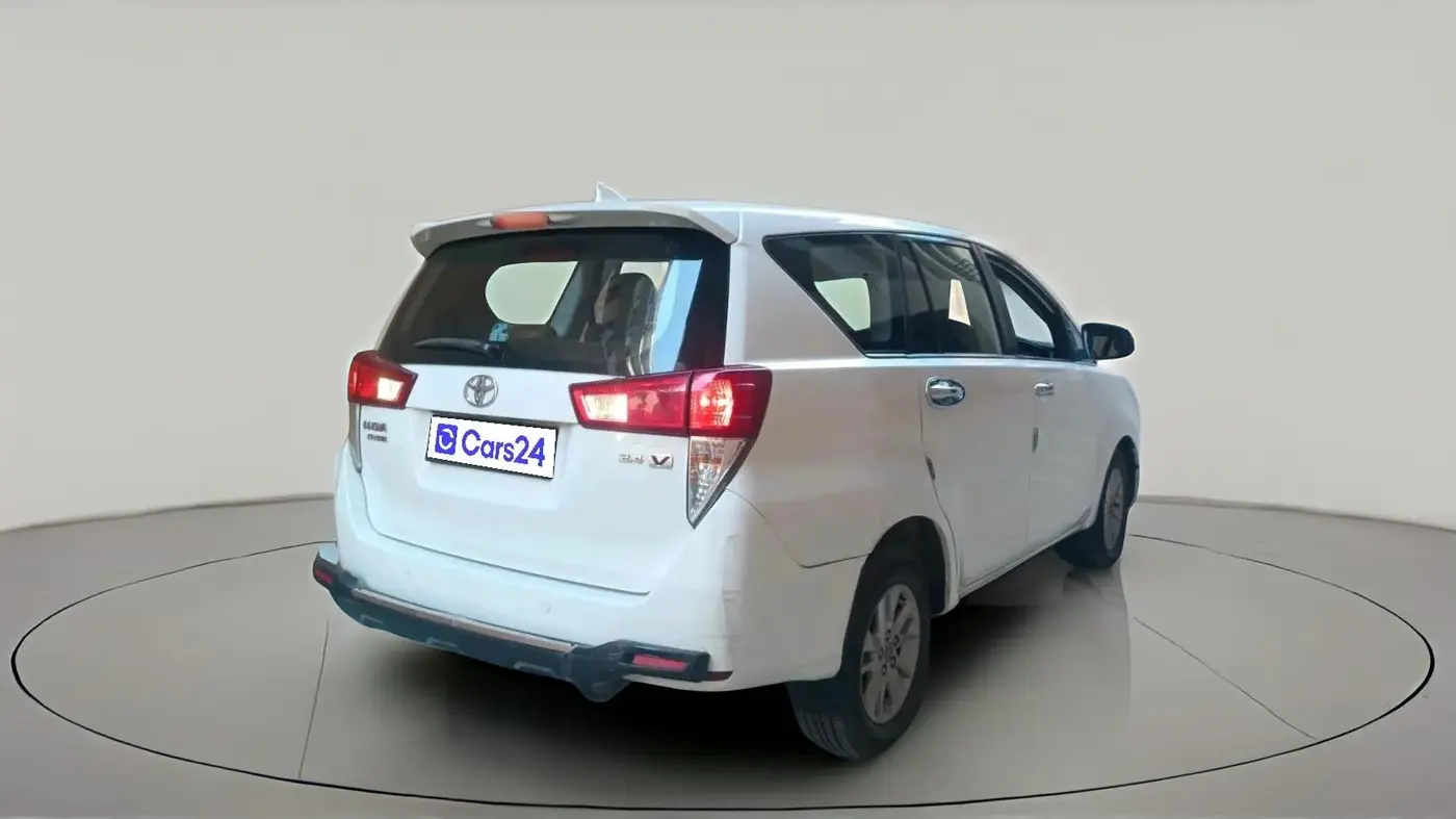 2017 Toyota Innova Crysta 2.4 VX 7 STR, Diesel, Manual, 3,19,460 km, exterior