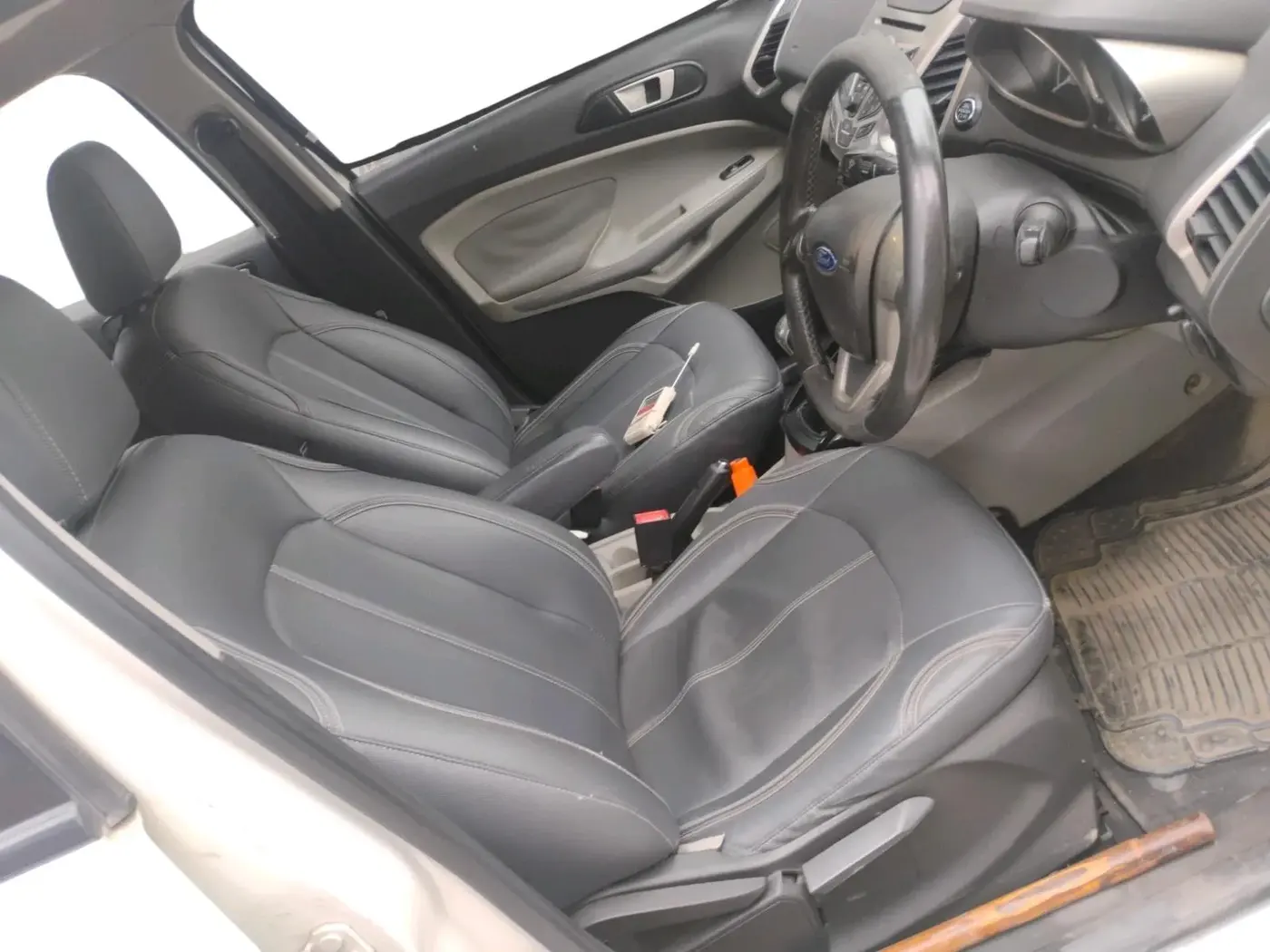 2016 Ford Ecosport TITANIUM 1.5L DIESEL, Diesel, Manual, 1,56,536 km, interior