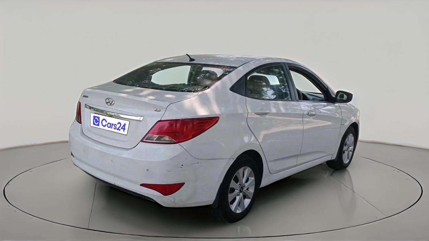 2015 Hyundai Verna FLUIDIC 4S 1.6 VTVT S, Petrol, Manual, 1,04,436 km, exterior
