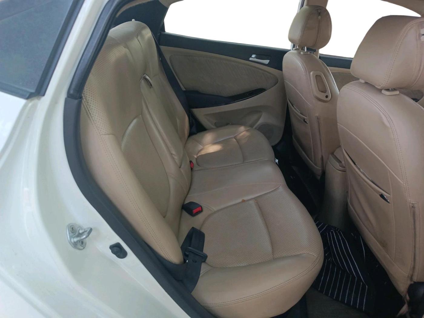 2015 Hyundai Verna FLUIDIC 4S 1.6 VTVT S, Petrol, Manual, 1,04,436 km, interior