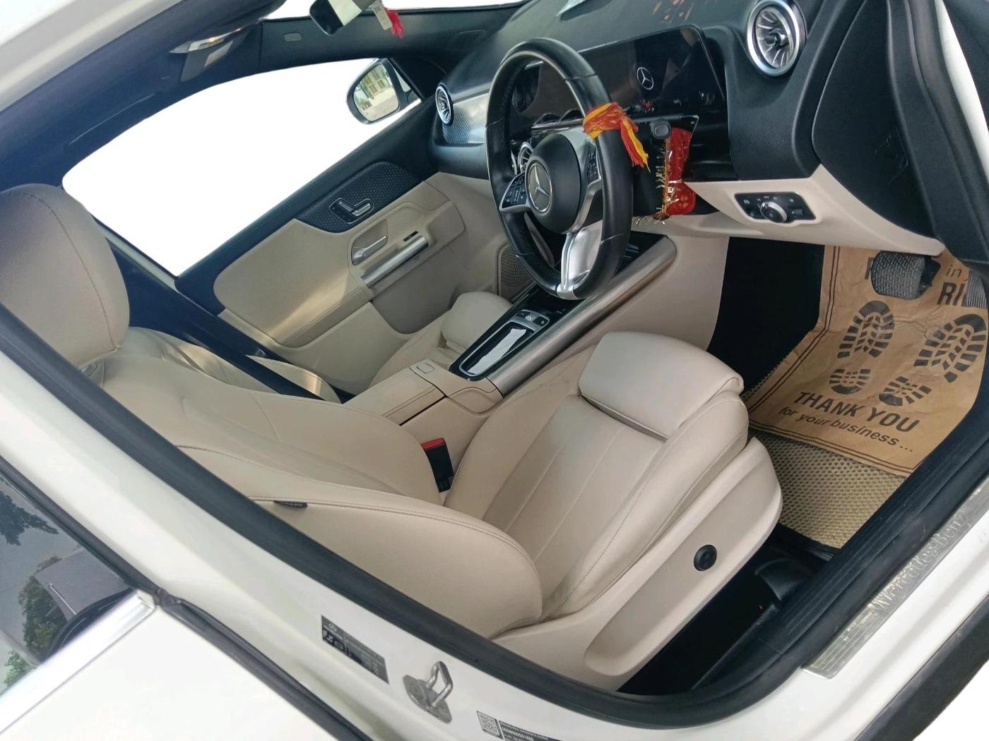 2024 Mercedes Benz GLA Class 200, Petrol, Automatic, 79,834 km, interior