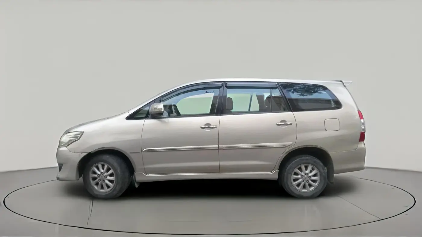 2013 Toyota Innova 2.5 VX 7 STR, Diesel, Manual, 2,67,133 km, exterior