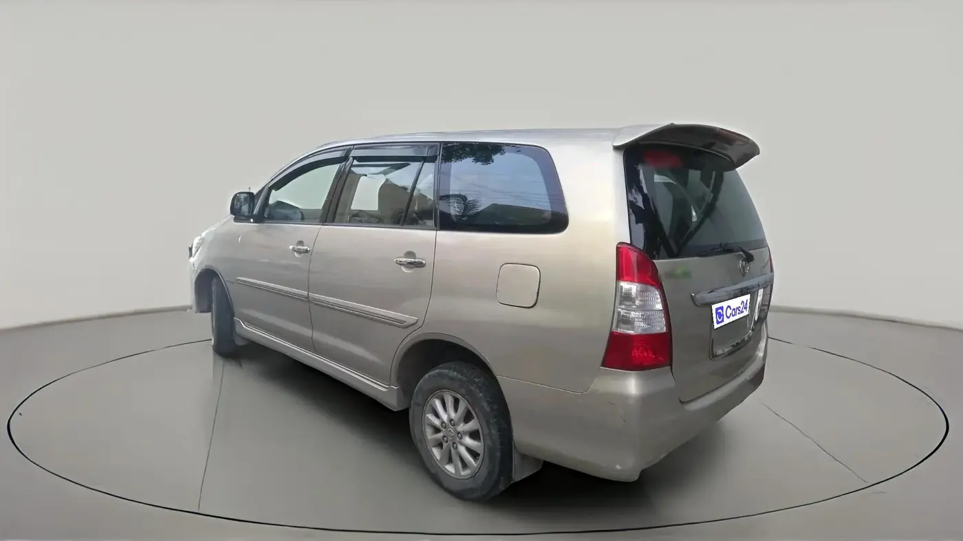 2013 Toyota Innova 2.5 VX 7 STR, Diesel, Manual, 2,67,133 km, exterior