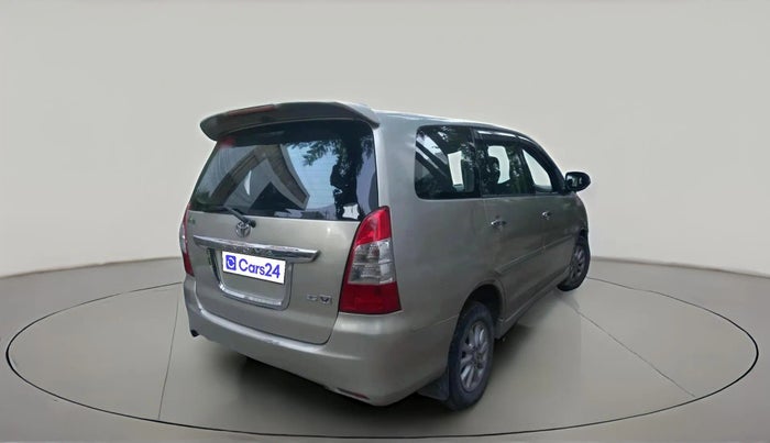 2013 Toyota Innova 2.5 VX 7 STR, Diesel, Manual, 2,67,133 km, exterior