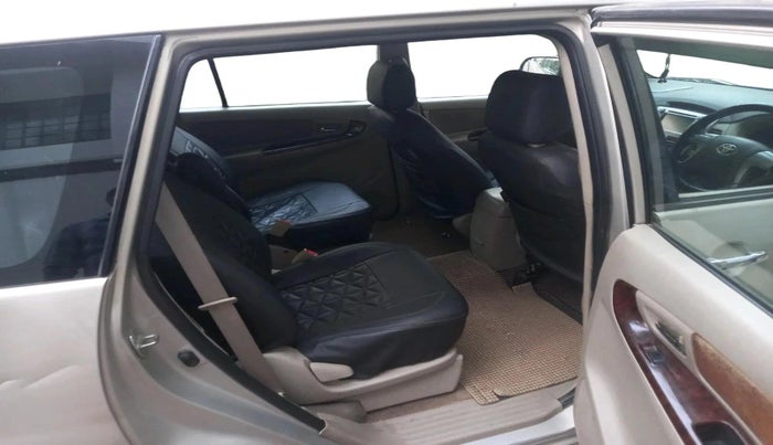 2013 Toyota Innova 2.5 VX 7 STR, Diesel, Manual, 2,67,133 km, interior