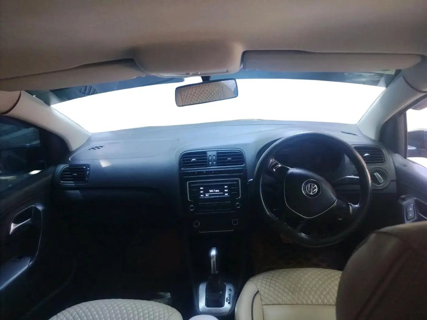 2016 Volkswagen Vento COMFORTLINE 1.5 AT, Diesel, Automatic, 85,335 km, interior