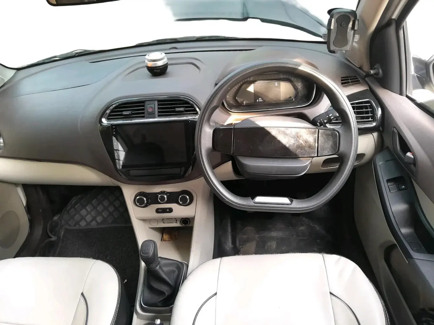 2025 Tata TIGOR XM PETROL, Petrol, Manual, 10,985 km, interior