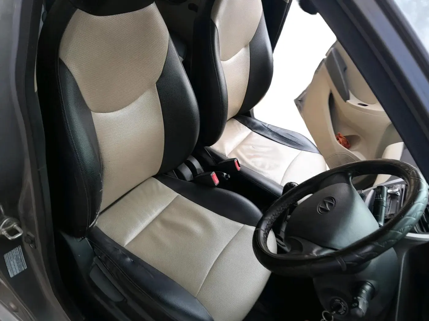 2014 Hyundai Eon ERA +, Petrol, Manual, 84,529 km, interior