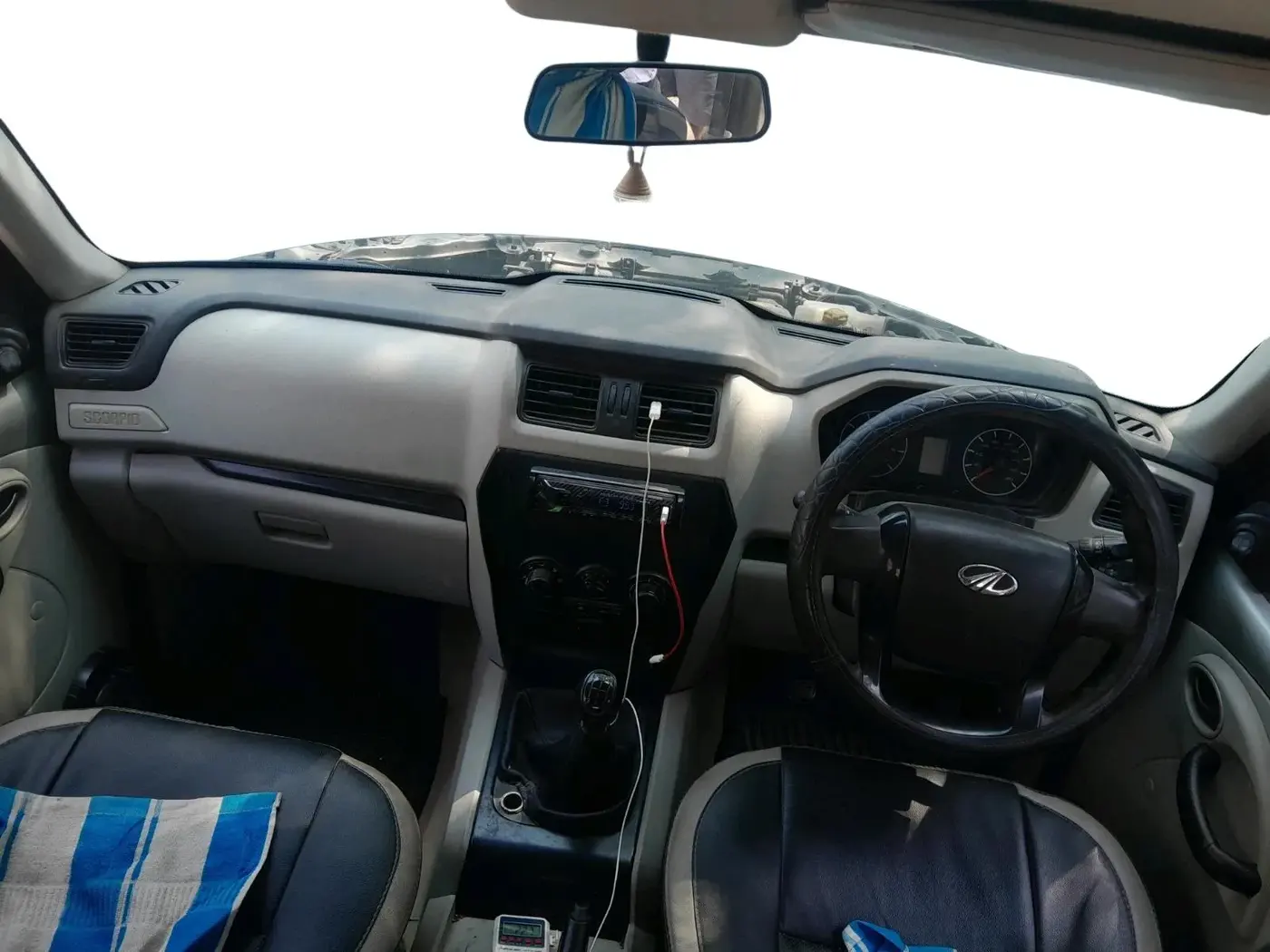 2015 Mahindra Scorpio S4, Diesel, Manual, 49,634 km, interior
