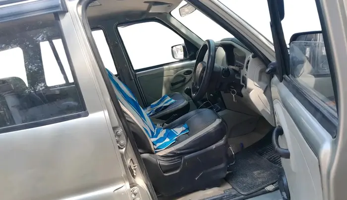 2015 Mahindra Scorpio S4, Diesel, Manual, 49,634 km, interior