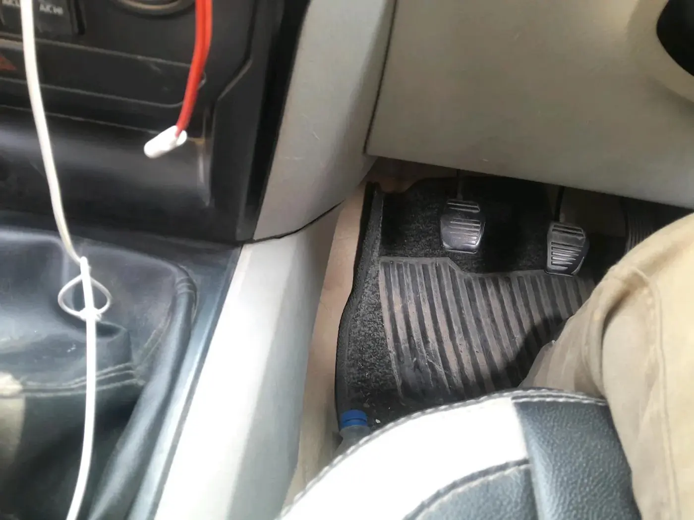 2015 Mahindra Scorpio S4, Diesel, Manual, 49,634 km, interior