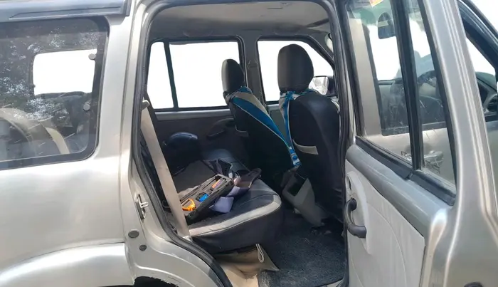 2015 Mahindra Scorpio S4, Diesel, Manual, 49,634 km, interior