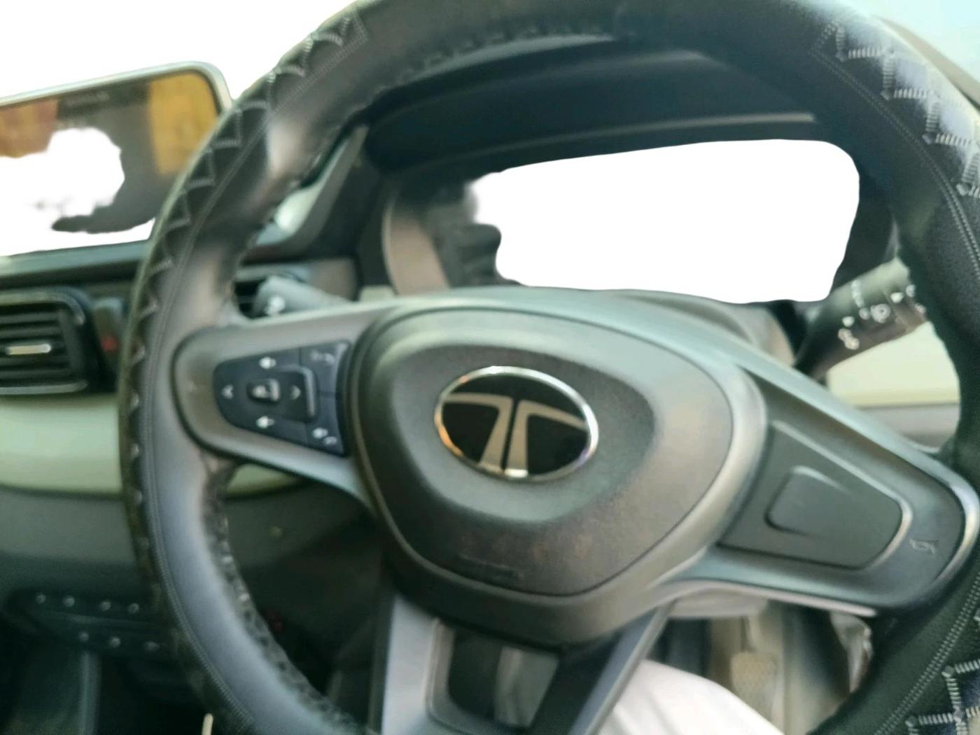 2025 Tata PUNCH Adventure Plus iCNG, CNG, Manual, 25,095 km, interior