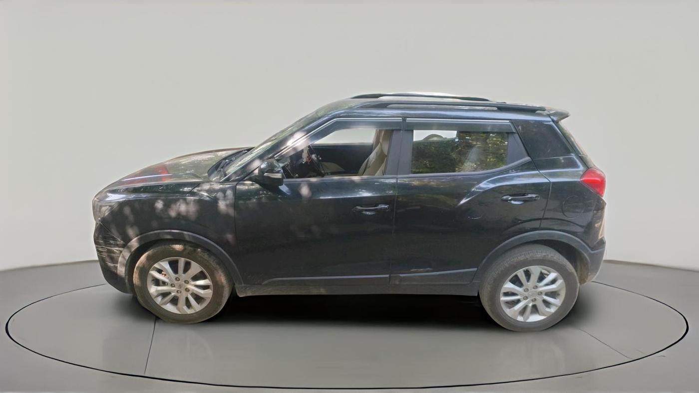 2019 Mahindra XUV300 W8 1.5 DIESEL, Diesel, Manual, 1,02,016 km, exterior