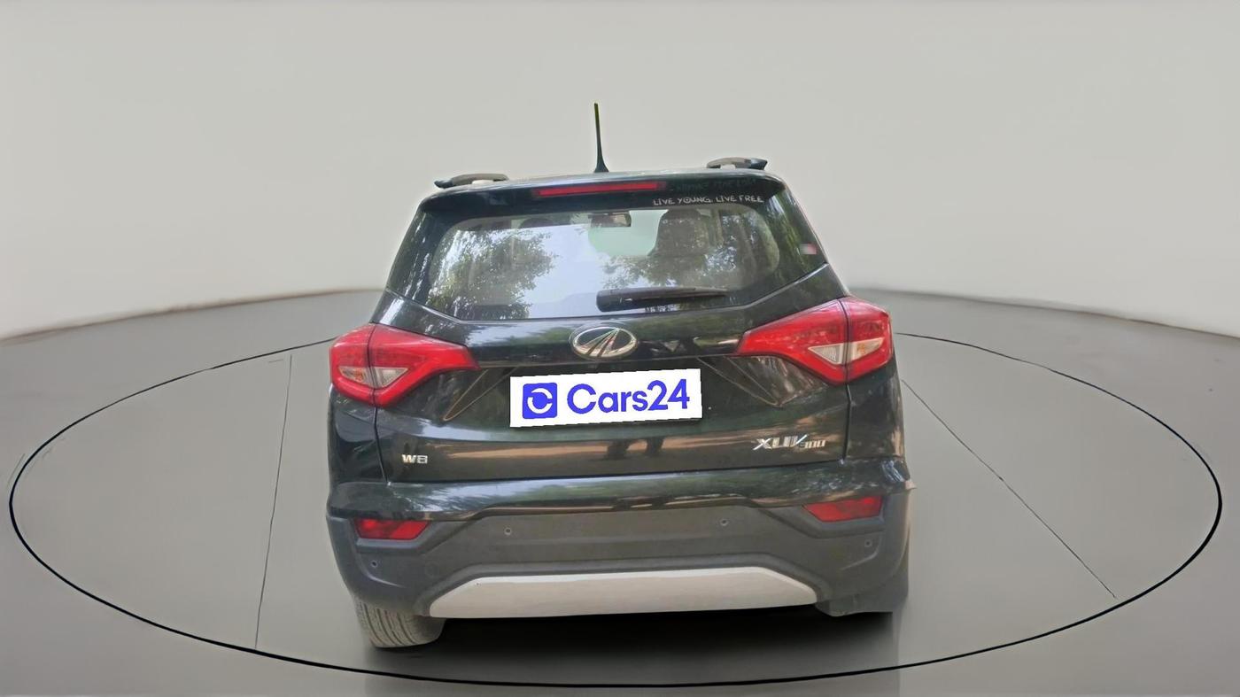 2019 Mahindra XUV300 W8 1.5 DIESEL, Diesel, Manual, 1,02,016 km, exterior