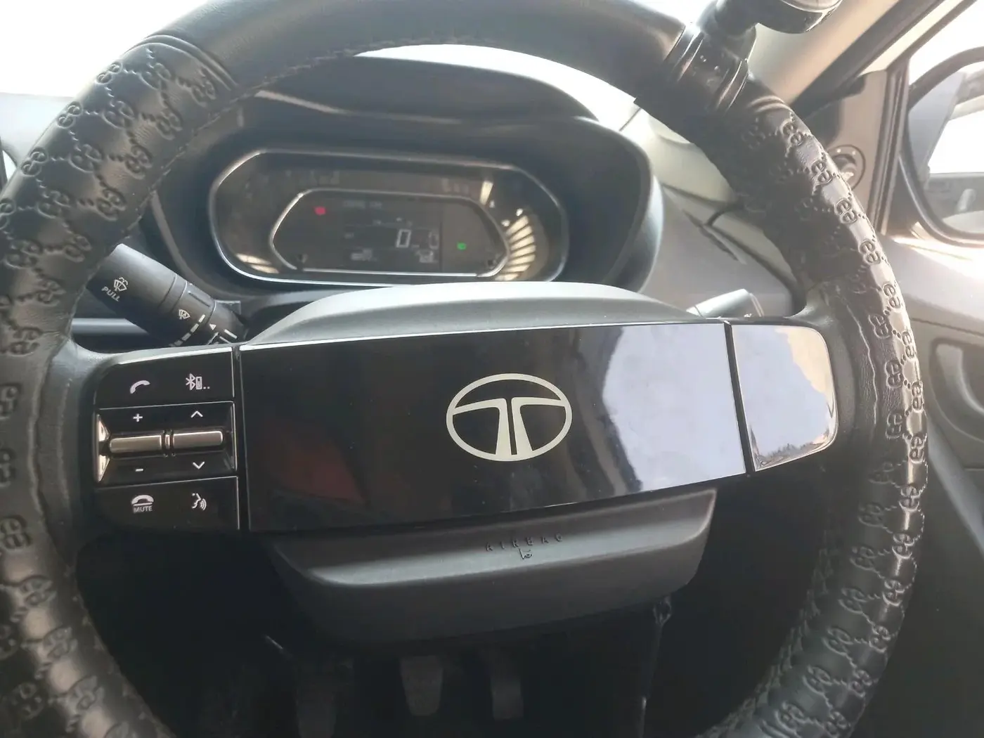 2024 Tata NEXON SMART PLUS S 1.2 REVOTRON, Petrol, Manual, 18,222 km, interior
