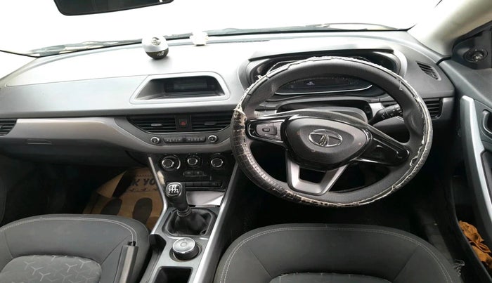 2022 Tata NEXON XM SUNROOF PETROL, Petrol, Manual, 14,589 km, interior