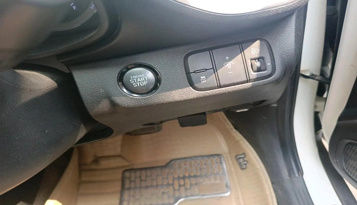 2019 Hyundai VENUE SX PLUS 1.0 TURBO DCT, Petrol, Automatic, 37,778 km, interior