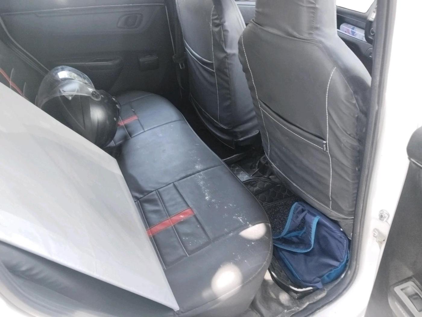 2018 Renault Kwid RXT 0.8, Petrol, Manual, 1,00,438 km, interior