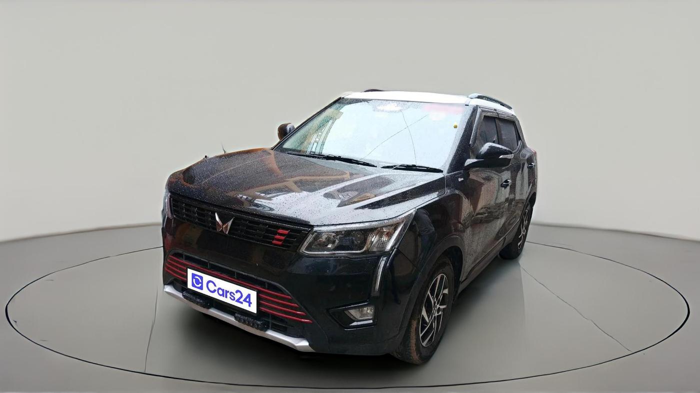 2022 Mahindra XUV300 W8 (O) 1.2 PETROL, Petrol, Manual, 1,03,357 km, exterior