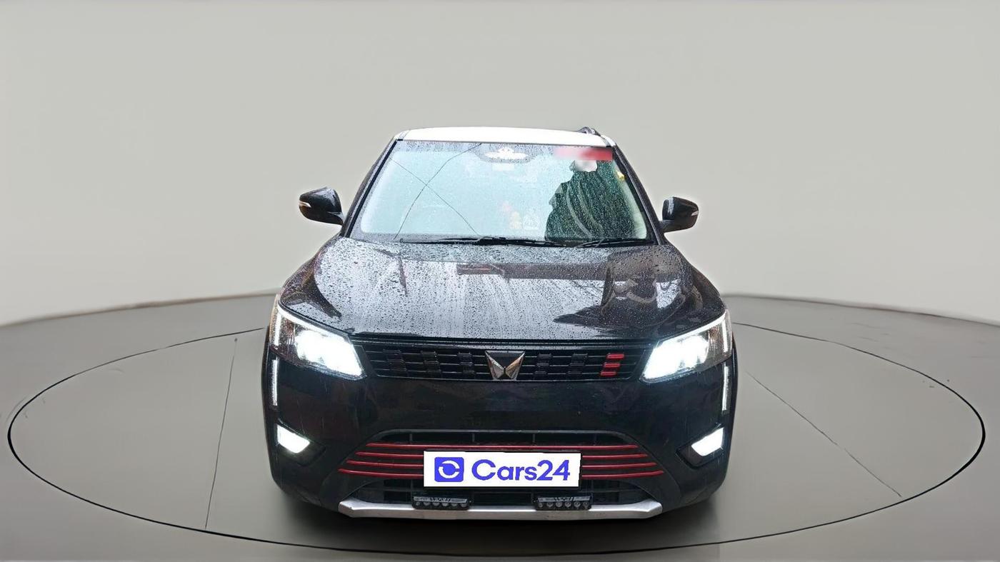 2022 Mahindra XUV300 W8 (O) 1.2 PETROL, Petrol, Manual, 1,03,357 km, exterior