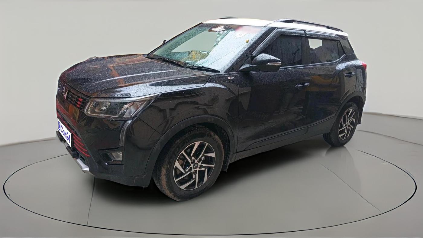2022 Mahindra XUV300 W8 (O) 1.2 PETROL, Petrol, Manual, 1,03,357 km, exterior