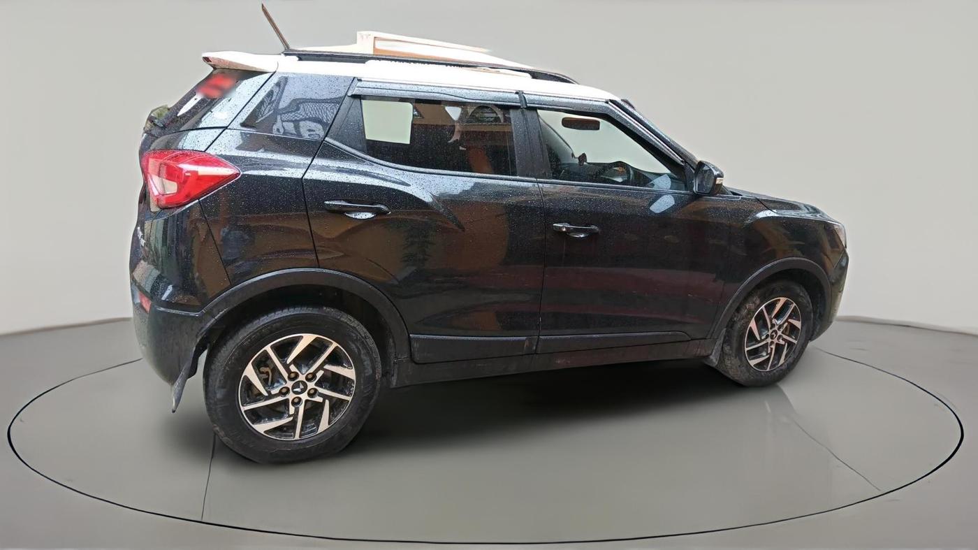 2022 Mahindra XUV300 W8 (O) 1.2 PETROL, Petrol, Manual, 1,03,357 km, exterior