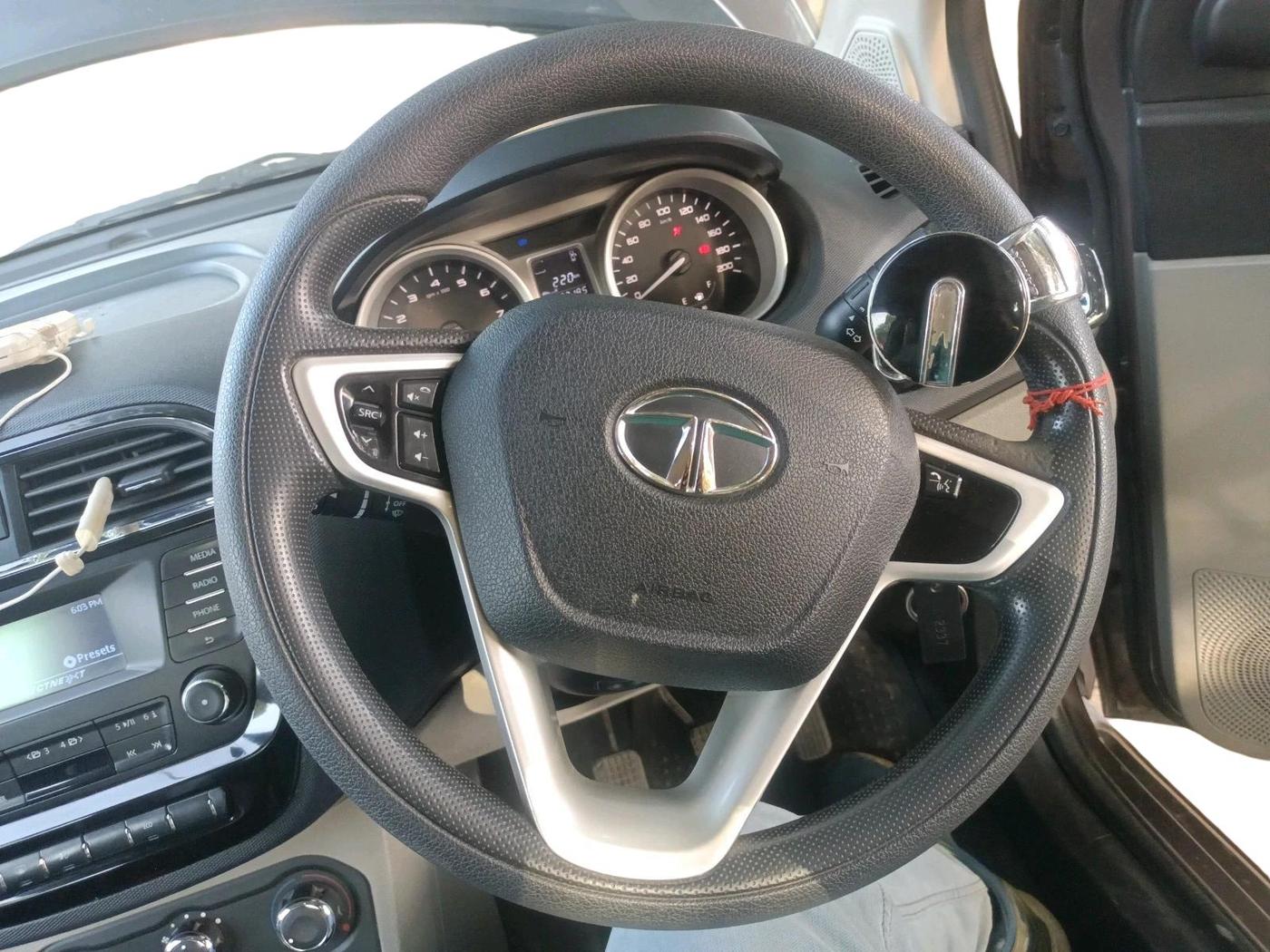 2017 Tata Tiago XZ PETROL, Petrol, Manual, 1,33,185 km, interior