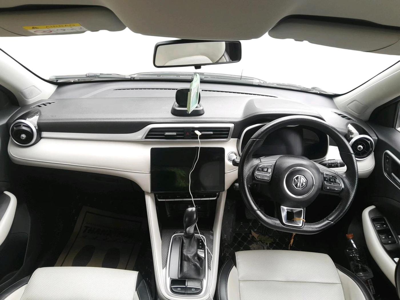 2022 MG ASTOR SMART 1.5 CVT, Petrol, Automatic, 37,876 km, interior