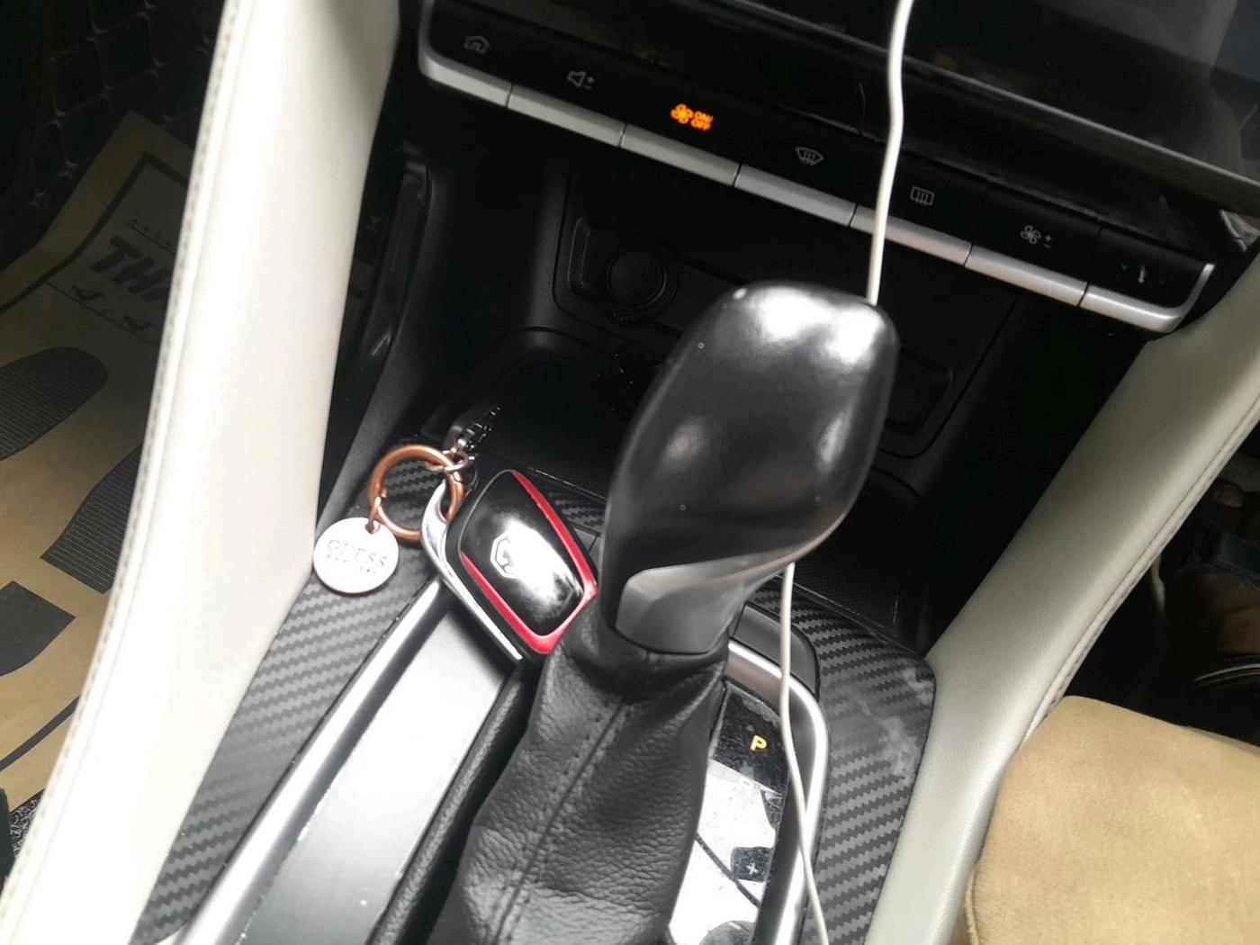 2022 MG ASTOR SMART 1.5 CVT, Petrol, Automatic, 37,876 km, interior