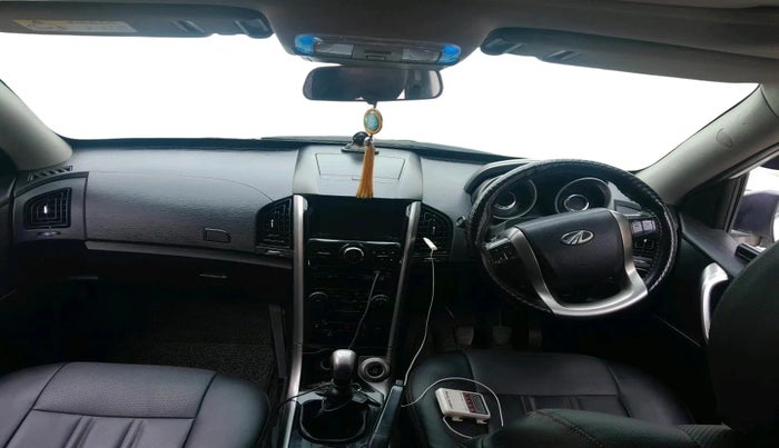 2018 Mahindra XUV500 W9 1.99, Diesel, Manual, 89,491 km, interior