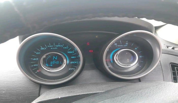 2018 Mahindra XUV500 W9 1.99, Diesel, Manual, 89,491 km, interior