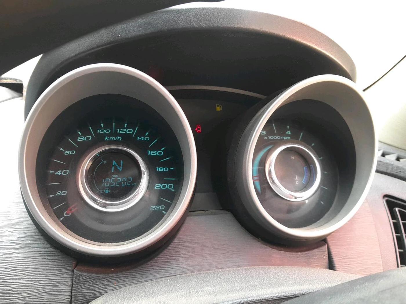 2017 Mahindra XUV500 W6, Diesel, Manual, 1,05,202 km, interior