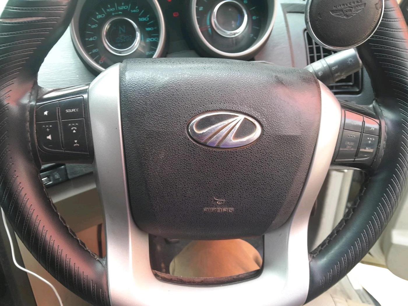 2017 Mahindra XUV500 W6, Diesel, Manual, 1,05,202 km, interior