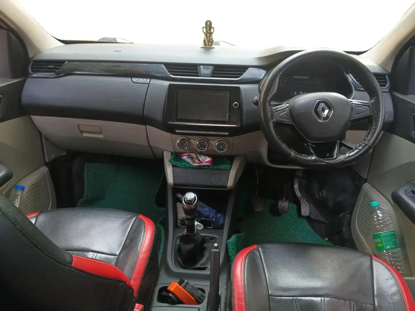2019 Renault TRIBER RXT, Petrol, Manual, 80,615 km, interior