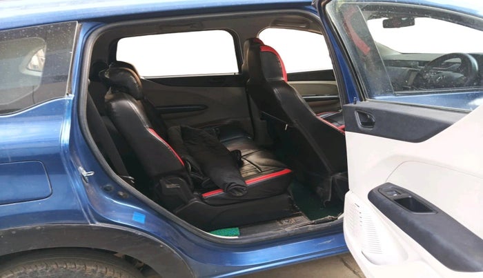 2019 Renault TRIBER RXT, Petrol, Manual, 80,615 km, interior