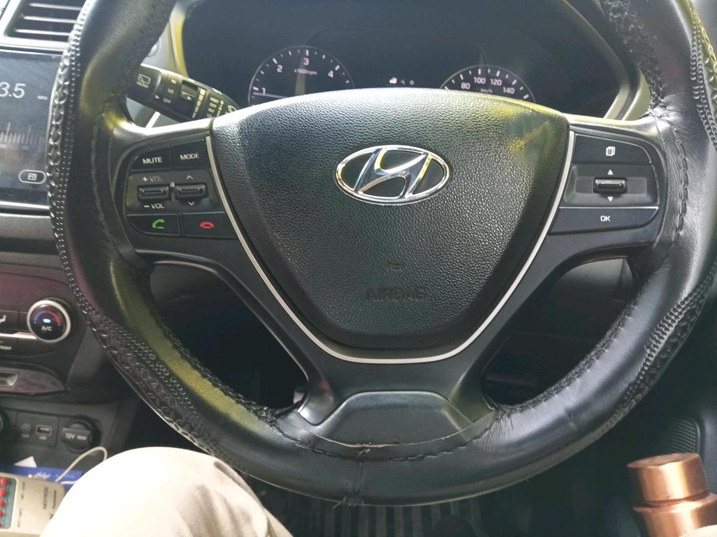 2017 Hyundai i20 Active 1.4 SX, Diesel, Manual, 1,40,232 km, interior