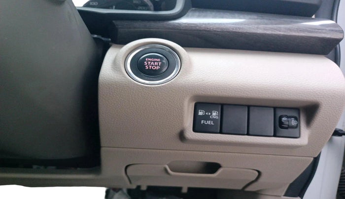 2022 Maruti Ertiga ZXI  CNG, CNG, Manual, 52,142 km, interior