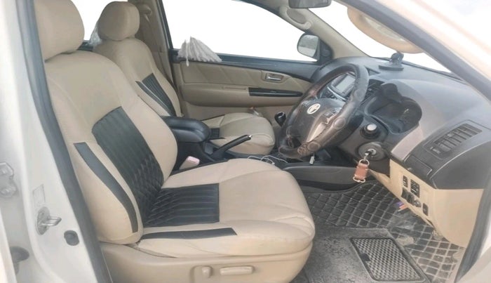 2015 Toyota Fortuner 3.0 4X2 MT, Diesel, Manual, 1,78,716 km, interior