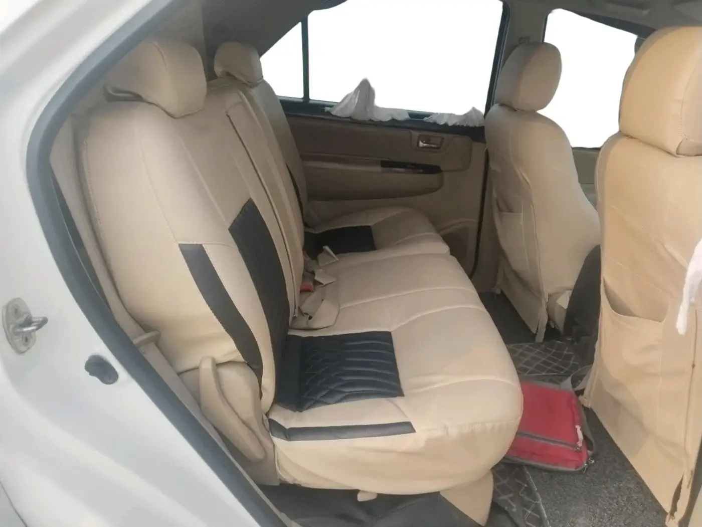 2015 Toyota Fortuner 3.0 4X2 MT, Diesel, Manual, 1,78,716 km, interior
