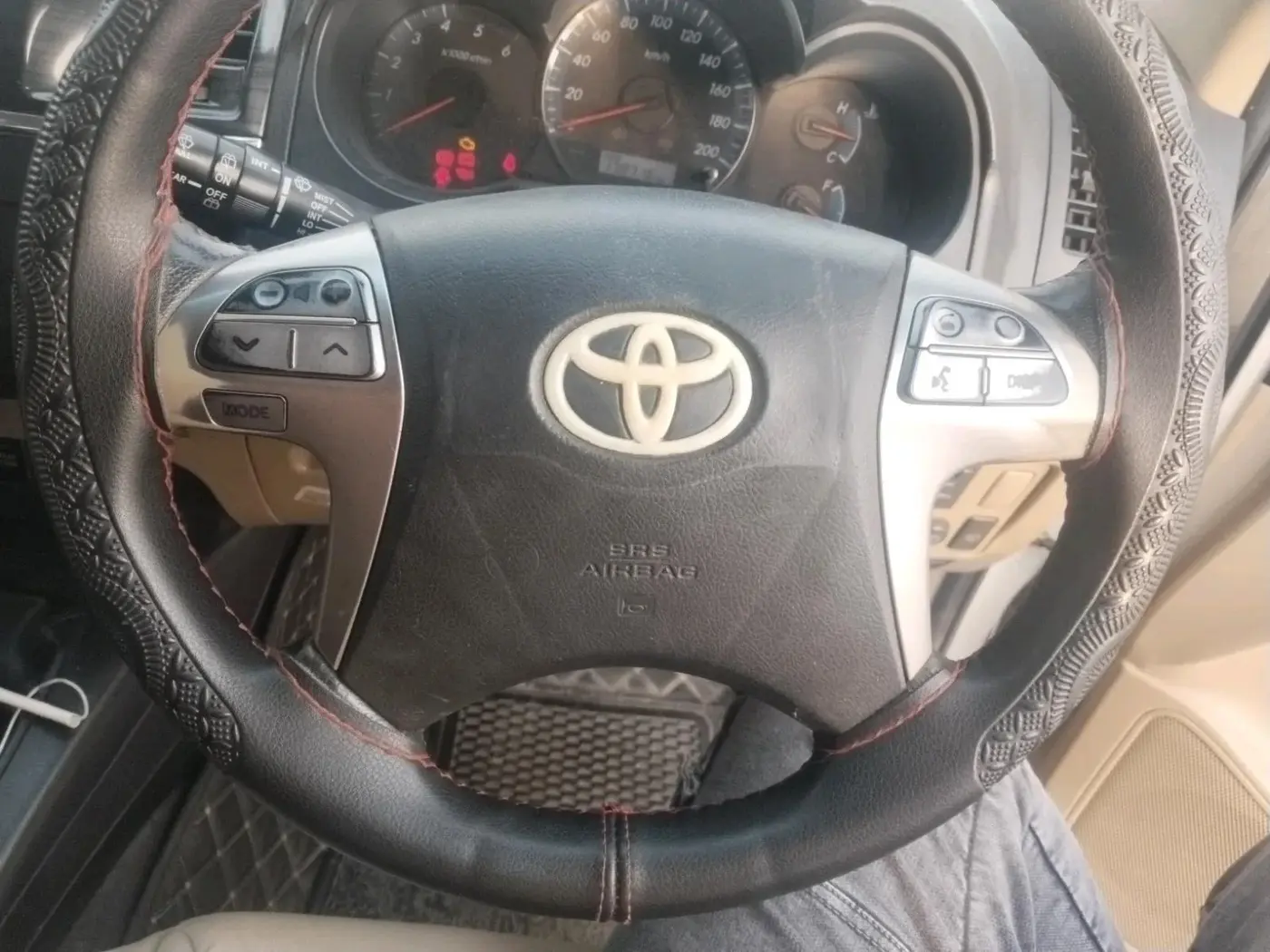 2015 Toyota Fortuner 3.0 4X2 MT, Diesel, Manual, 1,78,716 km, interior