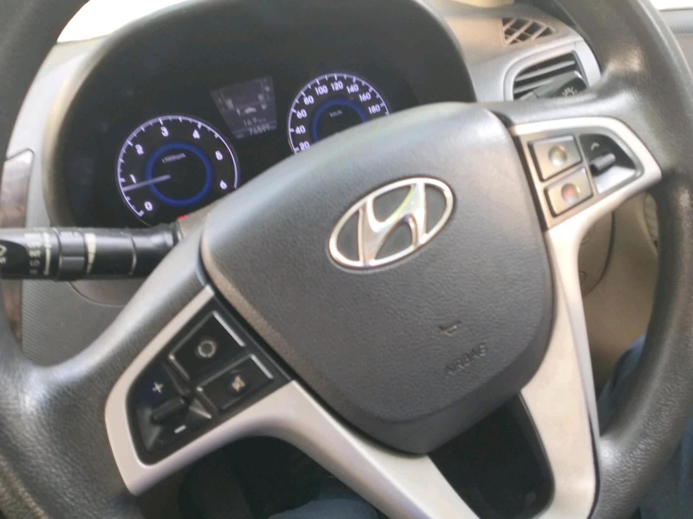 2013 Hyundai Verna FLUIDIC 1.6 CRDI SX, Diesel, Manual, 76,599 km, interior