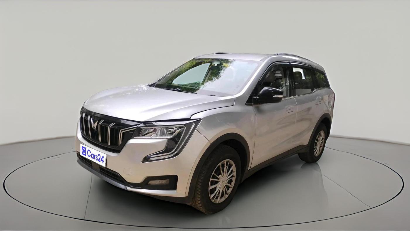 2022 Mahindra XUV700 AX 3 D MT 7 STR, Diesel, Manual, 1,53,838 km, exterior