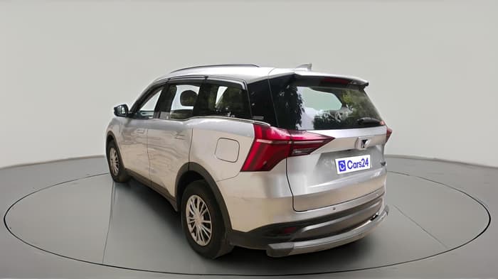 2022 Mahindra XUV700 AX 3 D MT 7 STR, Diesel, Manual, 1,53,838 km, exterior
